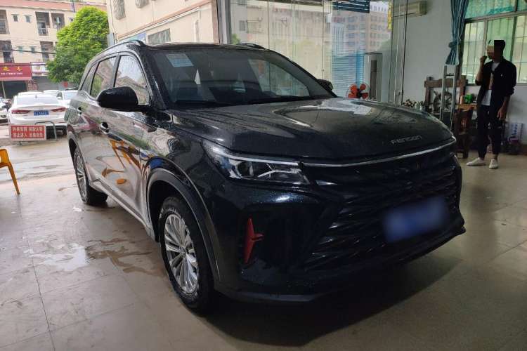 Used Dongfeng Fengon 580 2022 1.5T Automatic Luxury Version Front Right 45 Deg