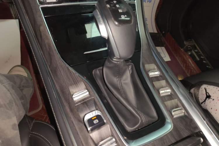 Used Dongfeng Fengon 580 2022 1.5T Automatic Luxury Version Gear Lever