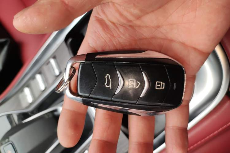 Used Dongfeng Fengon 580 2022 1.5T Automatic Luxury Edition Interior 1