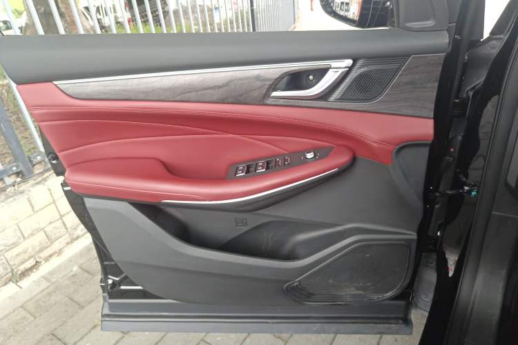 Used Dongfeng Fengon 580 2022 1.5T Automatic Luxury Edition Left Front Door Interior