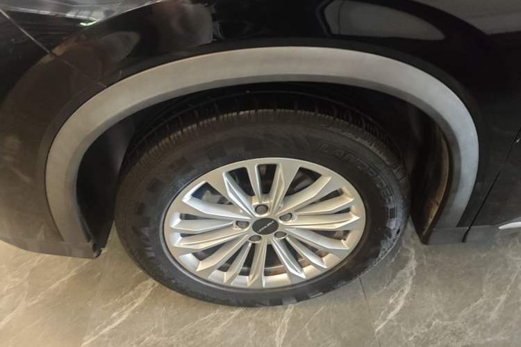 Used Dongfeng Fengon 580 2022 1.5T Automatic Luxury Version Left Front Wheel Hub