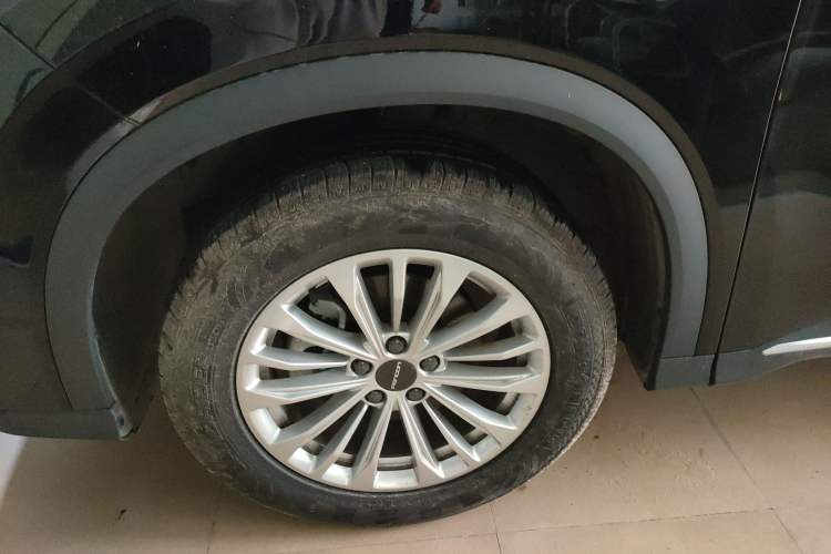 Used Dongfeng Fengon 580 2022 1.5T Automatic Luxury Version Left Front Wheel Hub