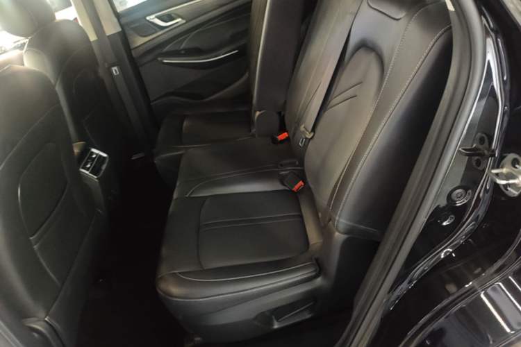 Used Dongfeng Fengon 580 2022 1.5T Automatic Luxury Version Left Rear Seat