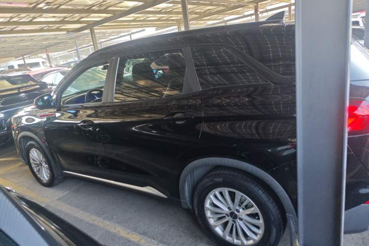 Used Dongfeng Fengon 580 2022 1.5T Automatic Luxury Version Left Side