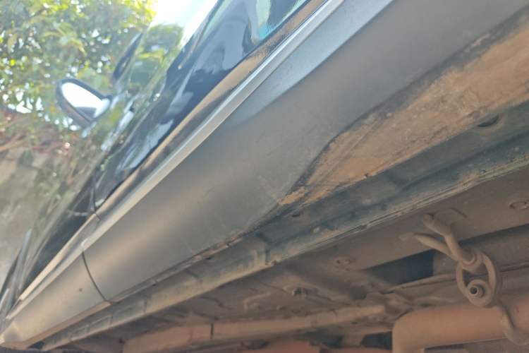 Used Dongfeng Fengon 580 2022 1.5T Automatic Enjoyment Model Left Side Sill