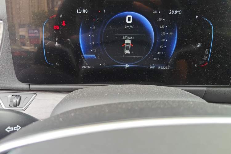 Used Dongfeng Fengon 580 2022 1.5T Automatic Luxury Edition Odometer Close Up