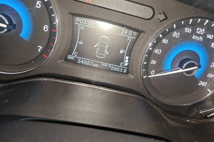 Used Dongfeng Fengon 580 2022 1.5T Automatic Luxury Version Odometer Close Up