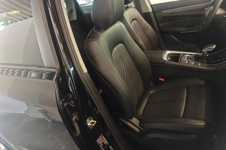 Used Dongfeng Fengon 580 2022 1.5T Automatic Luxury Version Right Front Seat
