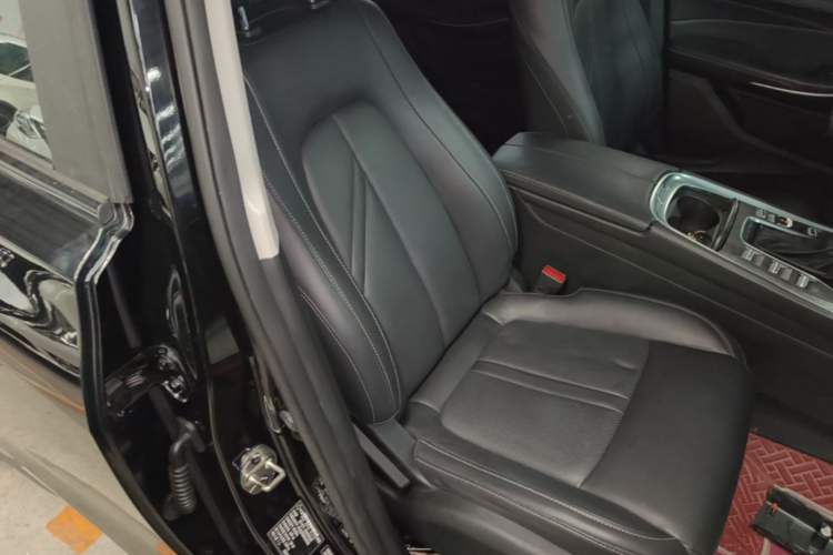 Used Dongfeng Fengon 580 2022 1.5T Automatic Luxury Version Right Front Seat