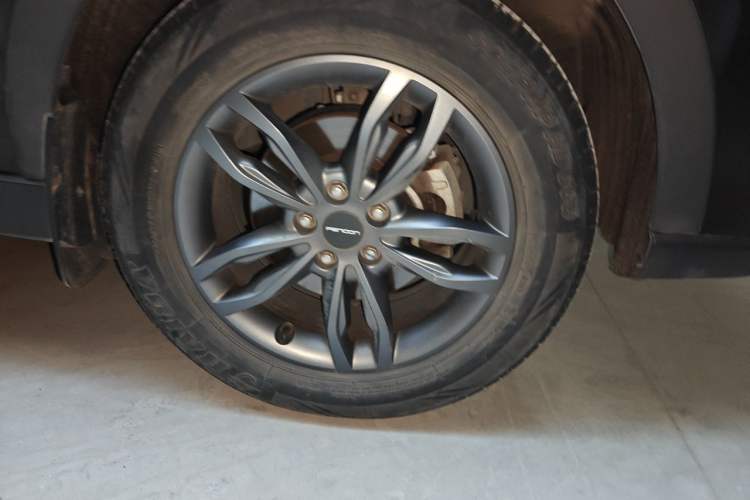 Used Dongfeng Fengon 580 2022 1.5T Automatic Luxury Version Right Front Wheel Hub
