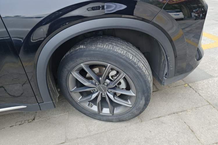 Used Dongfeng Fengon 580 2022 1.5T Automatic Enjoyment Model Right Front Wheel Hub
