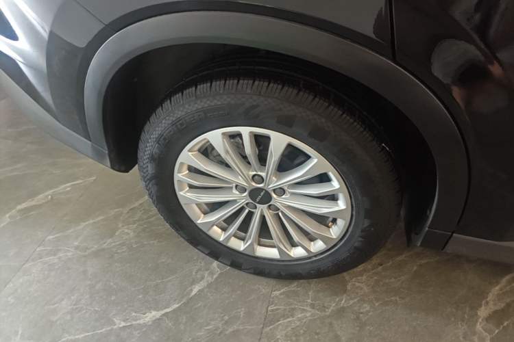 Used Dongfeng Fengon 580 2022 1.5T Automatic Luxury Version Right Rear Wheel Hub