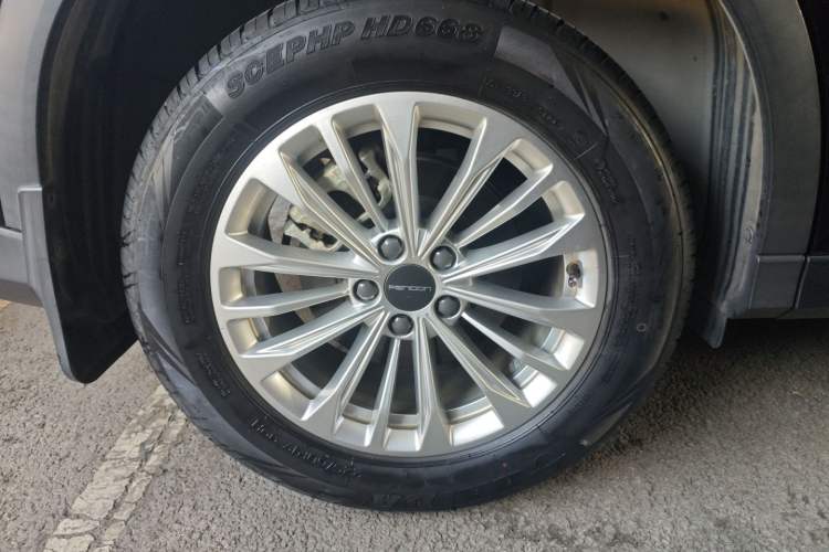 Used Dongfeng Fengon 580 2022 1.5T Automatic Luxury Version Right Rear Wheel Hub