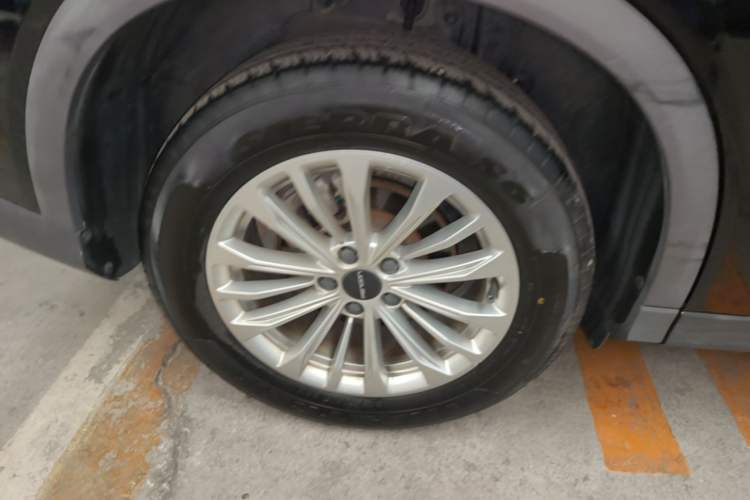 Used Dongfeng Fengon 580 2022 1.5T Automatic Luxury Version Right Rear Wheel Hub