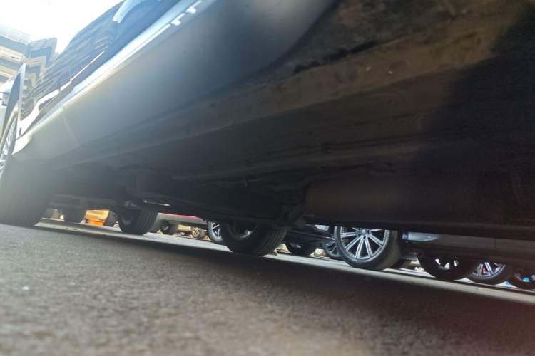 Used Dongfeng Fengon 580 2022 1.5T Automatic Luxury Version Right Side Sill