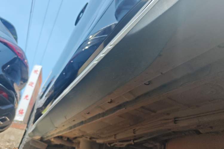 Used Dongfeng Fengon 580 2022 1.5T Automatic Enjoyment Model Right Side Sill