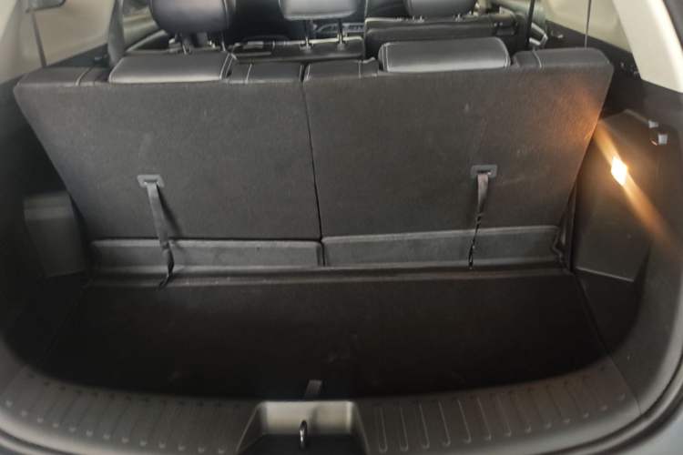 Used Dongfeng Fengon 580 2022 1.5T Automatic Luxury Version Trunk