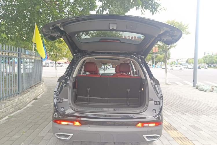 Used Dongfeng Fengon 580 2022 1.5T Automatic Luxury Edition Trunk