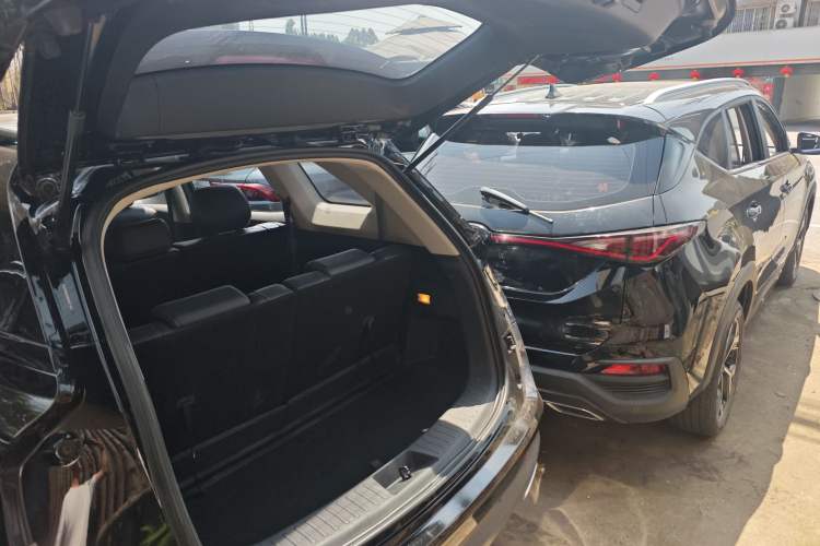 Used Dongfeng Fengon 580 2022 1.5T Automatic Enjoyment Model Trunk