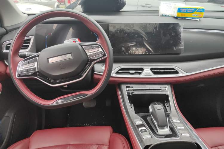 Used Dongfeng Fengon 580 2022 1.5T Automatic Luxury Edition Center Console