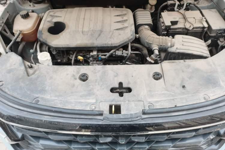 Used Dongfeng Fengon 580 2022 1.5T Automatic Enjoyment Model Engine Bay