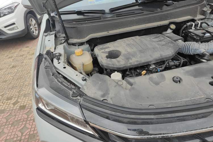 Used Dongfeng Fengon 580 2022 1.5T Automatic Luxury Edition Engine Bay Right