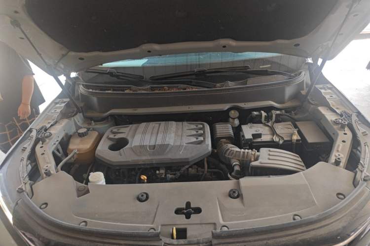 Used Dongfeng Fengon 580 2022 1.5T Automatic Luxury Edition Engine Bay