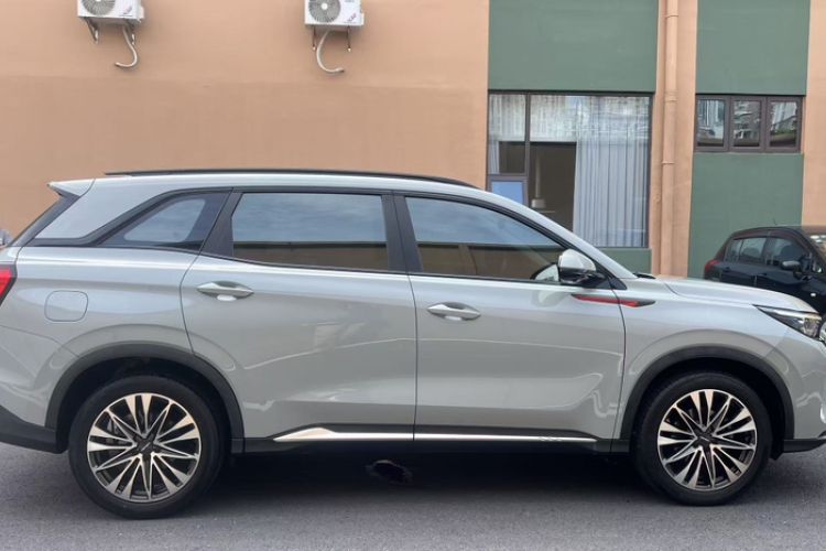 Used Dongfeng Fengon 580 2022 1.5T Automatic Luxury Edition Exterior 4