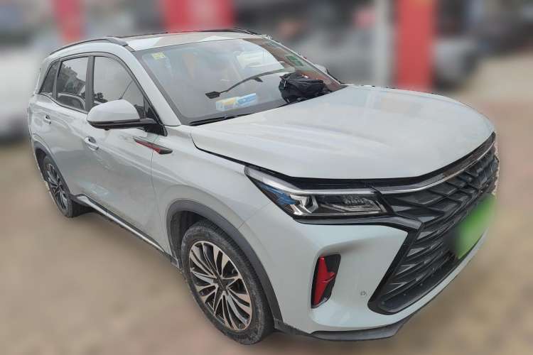 Used Dongfeng Fengon 580 2022 1.5T Automatic Luxury Edition Front Right 45 Deg