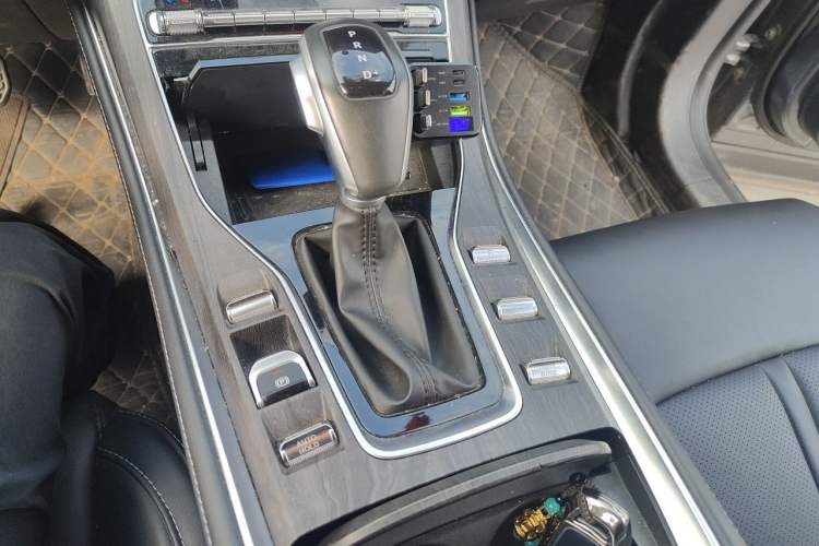 Used Dongfeng Fengon 580 2022 1.5T Automatic Enjoyment Model Gear Lever