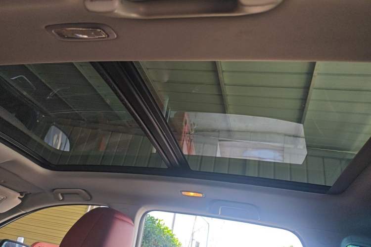 Used Dongfeng Fengon 580 2022 1.5T Automatic Luxury Edition Headliner
