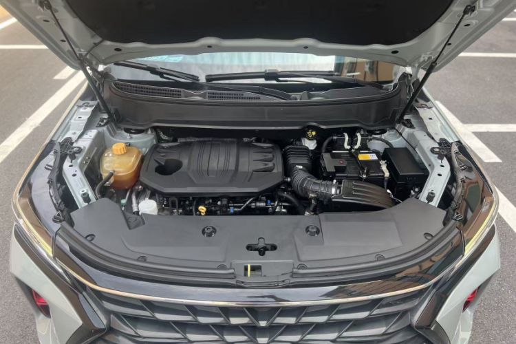 Used Dongfeng Fengon 580 2022 1.5T Automatic Luxury Edition Interior 5
