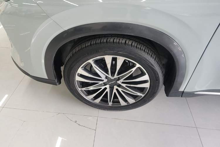 Used Dongfeng Fengon 580 2022 1.5T Automatic Luxury Edition Left Front Wheel Hub