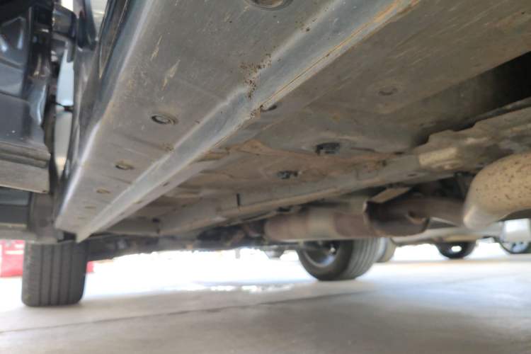Used Dongfeng Fengon 580 2022 1.5T Automatic Enjoyment Model Left Side Sill