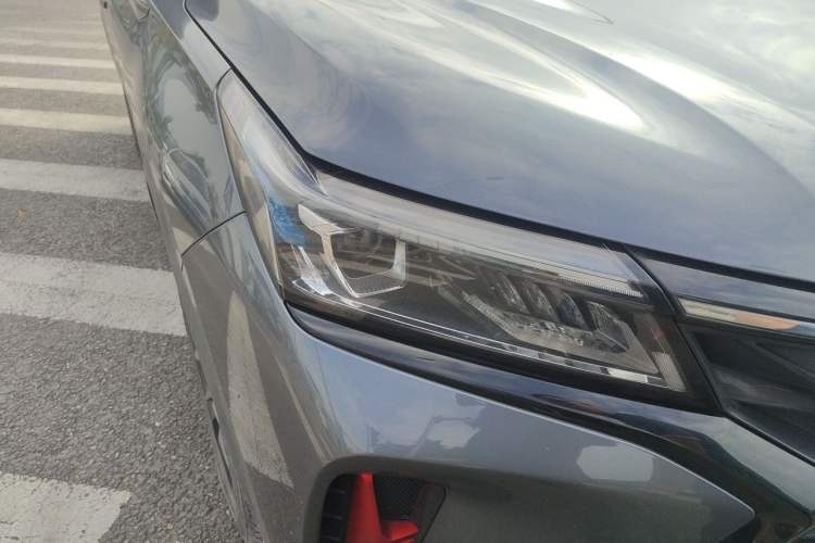 Used Dongfeng Fengon 580 2022 1.5T Automatic Enjoyment Model Right Front Headlight