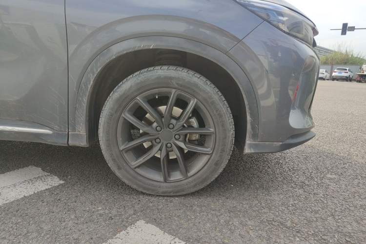 Used Dongfeng Fengon 580 2022 1.5T Automatic Enjoyment Model Right Front Wheel Hub