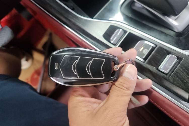Used Dongfeng Fengon 580 2022 1.5T Automatic Luxury Edition Vehicle Key