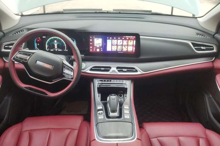 Used Dongfeng Fengon 580 2022 1.5T Automatic Luxury Edition Center Console