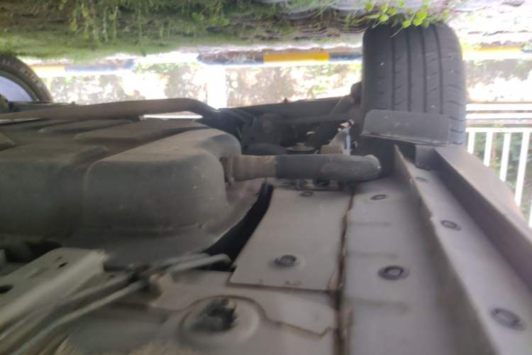 Used Dongfeng Fengon 580 2022 1.5T Automatic Luxury Edition Chassis Rear Right