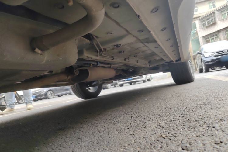 Used Dongfeng Fengon 580 2022 1.5T Automatic Luxury Edition Chassis Rear Right