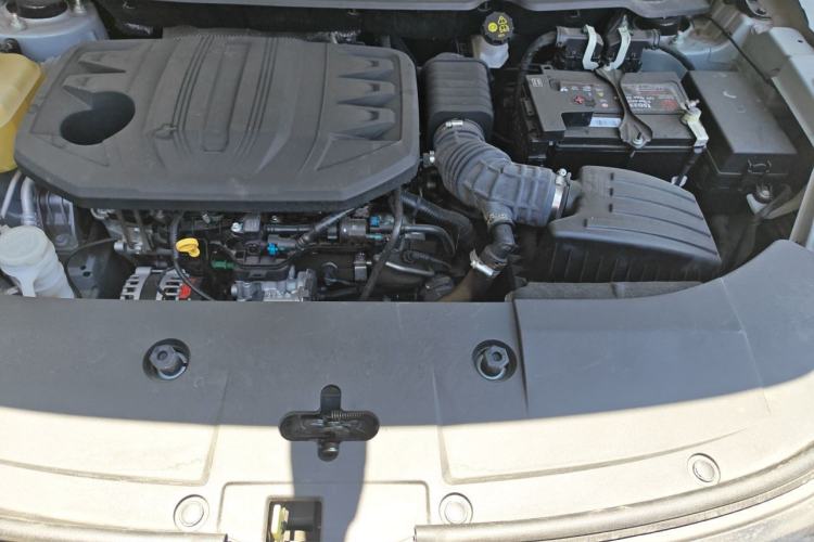 Used Dongfeng Fengon 580 2022 1.5T Automatic Luxury Edition Engine Bay