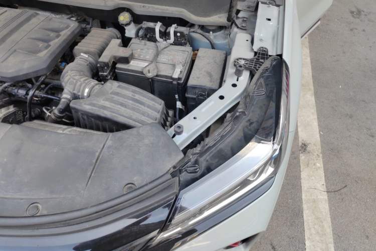 Used Dongfeng Fengon 580 2022 1.5T Automatic Luxury Edition Engine Bay Left