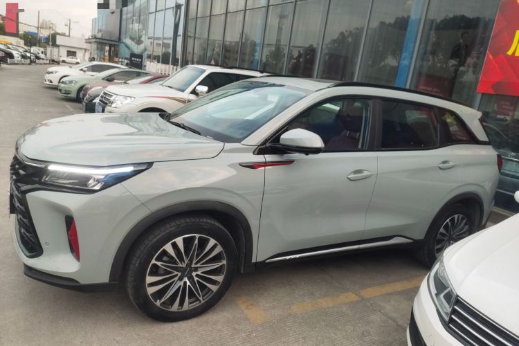 Used Dongfeng Fengon 580 2022 1.5T Automatic Luxury Edition Left Side