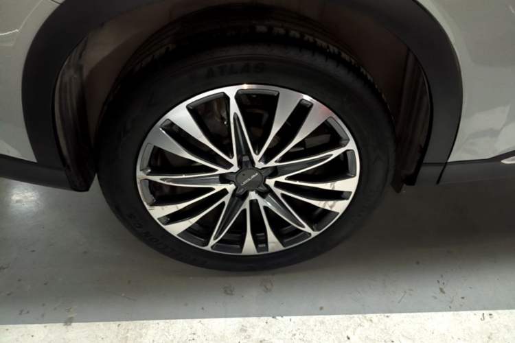 Used Dongfeng Fengon 580 2022 1.5T Automatic Luxury Edition Right Rear Wheel Hub