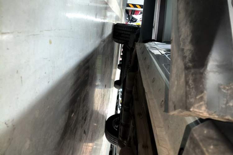 Used Dongfeng Fengon 580 2022 1.5T Automatic Luxury Edition Right Side Sill