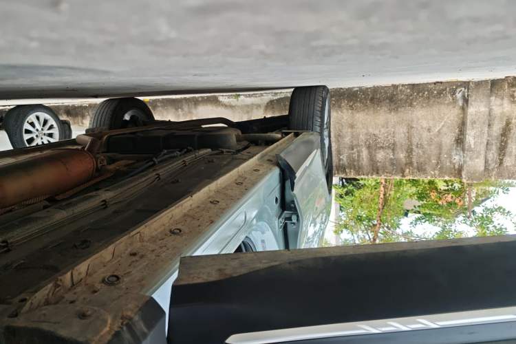 Used Dongfeng Fengon 580 2022 1.5T Automatic Enjoyment Model Right Side Sill
