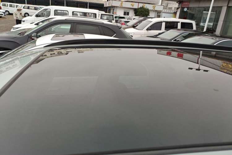 Used Dongfeng Fengon 580 2022 1.5T Automatic Enjoyment Model Roof