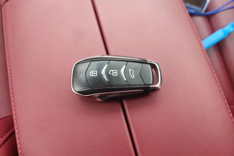 Used Dongfeng Fengon 580 2022 1.5T Automatic Luxury Edition Vehicle Key