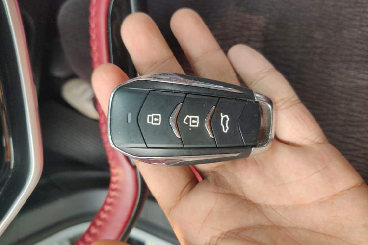 Used Dongfeng Fengon 580 2022 1.5T Automatic Luxury Edition Vehicle Key