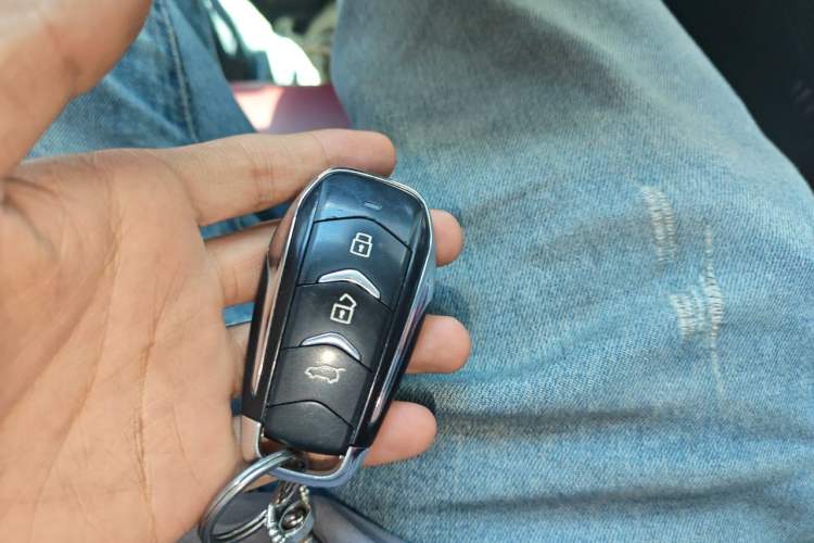 Used Dongfeng Fengon 580 2022 1.5T Automatic Luxury Edition Vehicle Key